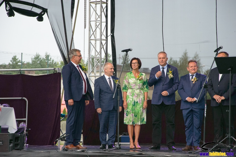 Część oficjalna Dożynek Powiatowych 2022 w Kochanowicach