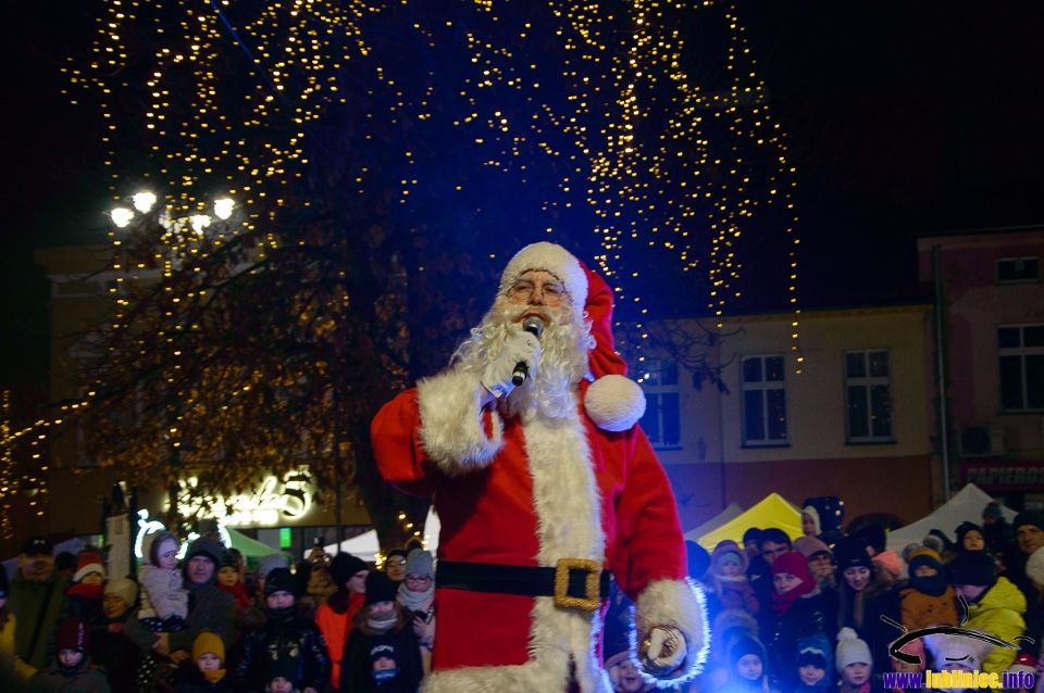 Jarmark Bożonarodzeniowy 2022 w Lublińcu, powitanie Świętego Mikołaja