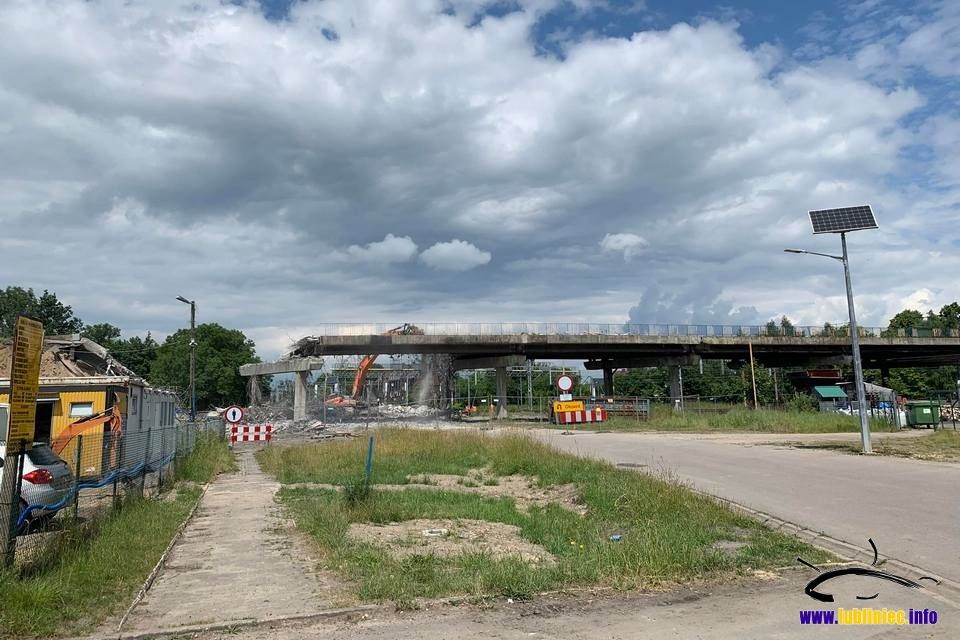 Prace rozbiórkowe wiaduktu w ciągu DW 906 w Lublińcu (stan na 15.06.2023)