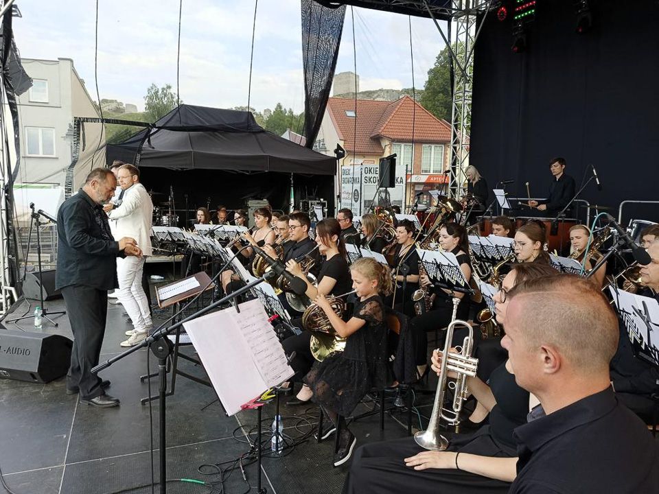 Miejska Orkiestra Dęta Lubliniec wystąpiła na VII Festiwalu Wina i Sztuki w Olsztynie / zdj. nadesłane: MDK Lubliniec