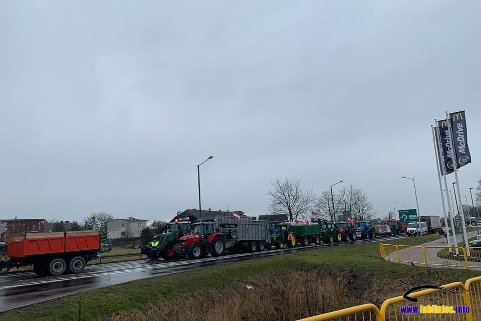 Protest rolników w powiecie lublinieckim z dnia 9 lutego 2024, skrzyżowanie DK 11 i DK 46 między Lublińcem a Lisowicami