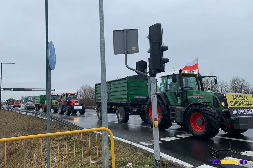 Protest rolników w powiecie lublinieckim z dnia 9 lutego 2024, skrzyżowanie DK 11 i DK 46 między Lublińcem a Lisowicami