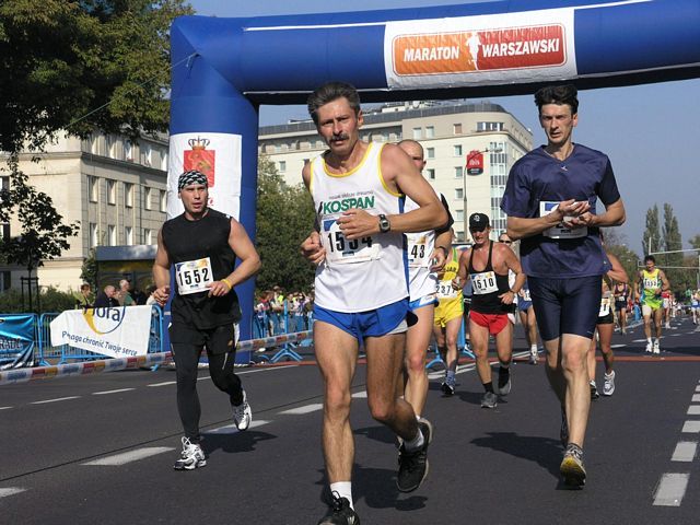 1534 - Alek Szablicki na trasie maratonu