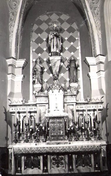 Ołtarz w kościele pw. św. Mikołaja w Lublińcu. Lata 70 XX wieku.