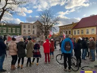 Kolejne protesty w Lublińcu przeciwko szczepieniom i obostrzeniom