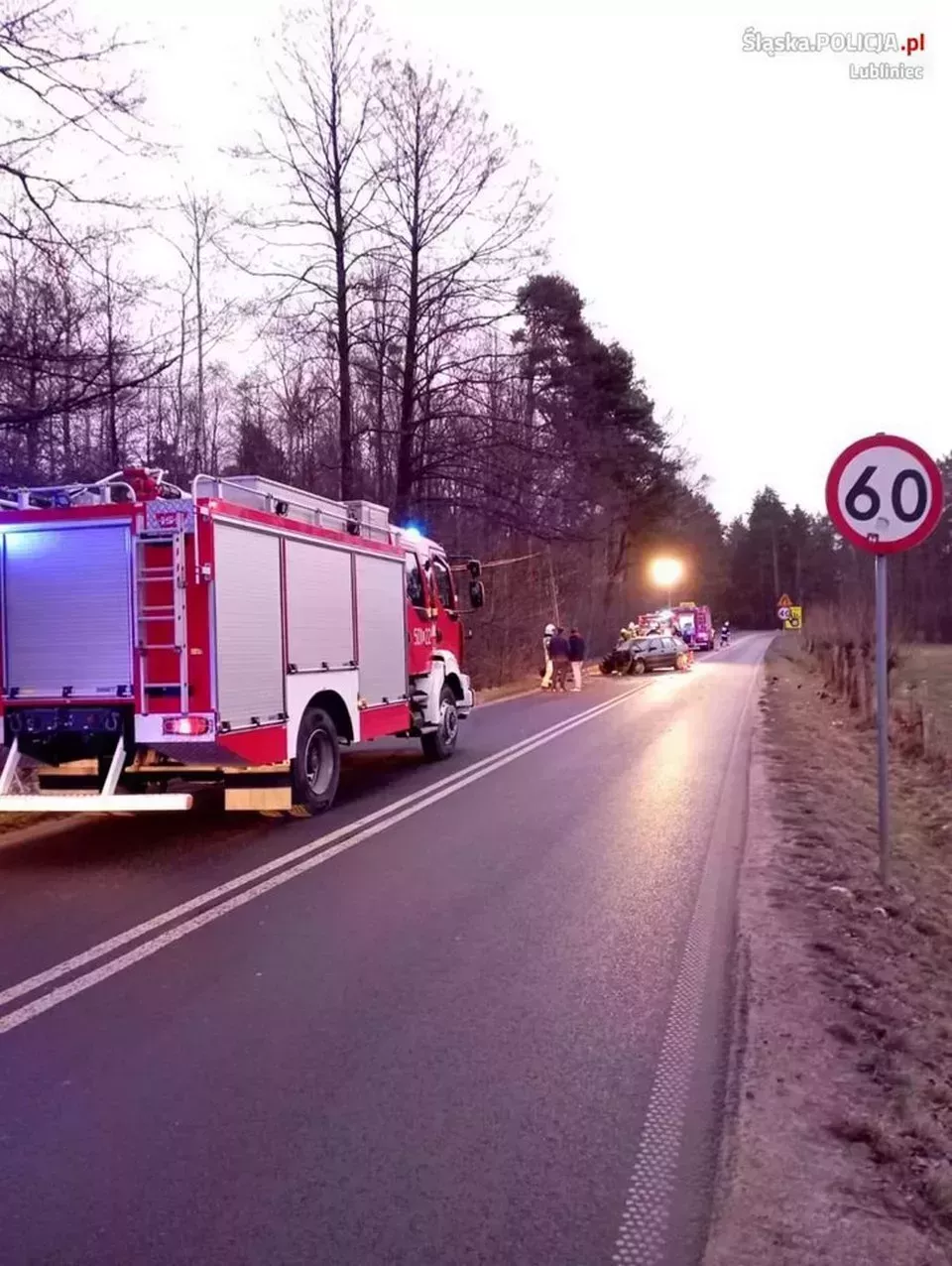 Policja wyjaśnia przyczyny i okoliczności wypadku na DW 907 w Koszęcinie