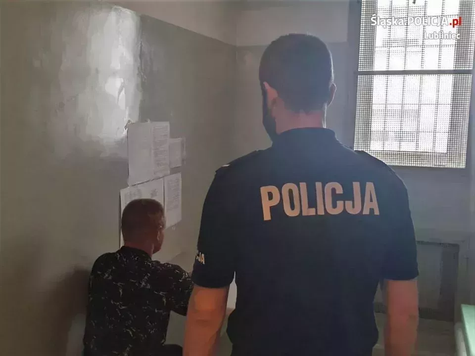 Policjanci zatrzymali sprawcę włamań na terenie gminy Koszęcin i Woźniki